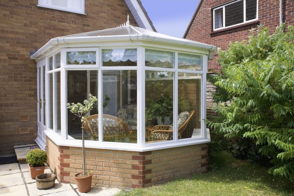 Garden-room conservatory in Linslade — before